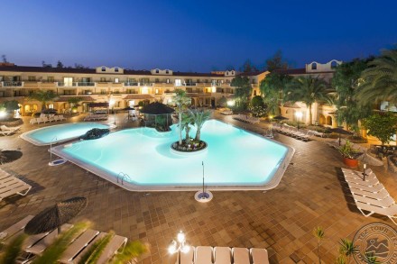 43__Swimming_pool_area-_night_view_4856