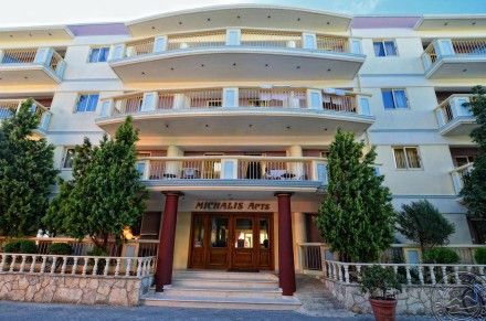 MICHALIS_APARTMENTS_Entrance_5124