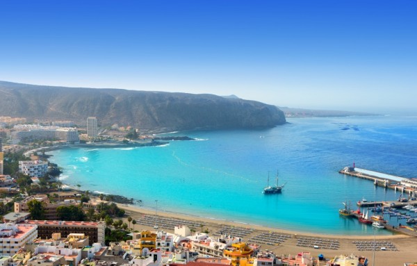 mooie-stranden-van-tenerife-aerial-view-of-los-cristianos-beach-in-arona-tenerife-canary-islands-788-5ec2